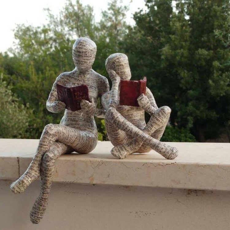 [Exclusive HAND-CRAFT]Reading Woman