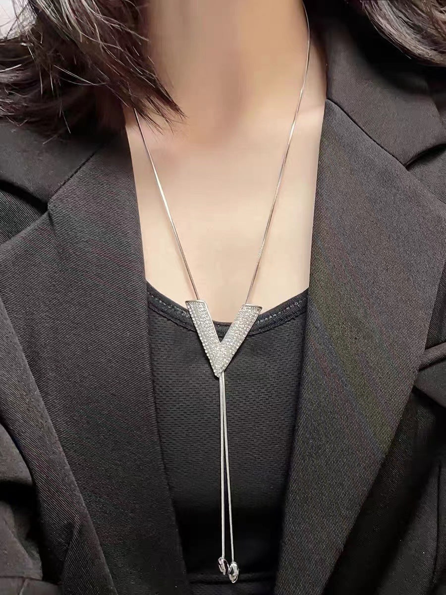 Adjustable Silver V-Letter Clavicle Chain Necklace